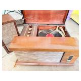 V-M Tri-O-Matic Model 560A Vintage Record Player from 1957