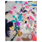 L.O.L. Surprise Deluxe Present Surprise Set with Dolls and Accessories