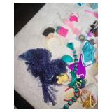 L.O.L. Surprise Deluxe Present Surprise Set with Dolls and Accessories