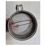 No. 2 Universal Food Chopper with Porcelain Mug