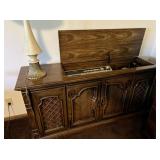 1978 MAGNAVOX AM/FM, Record Player, Cassette Eight Adaptor, Stereo Console Table ***Works Great!***