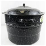 1978 Vintage 21 Quart Canner with 7 Quart Jar Rack