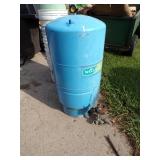 Pressure tank - blue