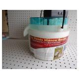 Dry Hands Minnow Bucket