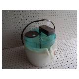 Dry Hands Minnow Bucket