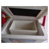 Bait box with bedding