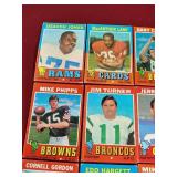 (30) 1971 Topps Football Cards