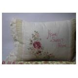 Set of 2 Decorative Throw Pillows and Floral Quilt