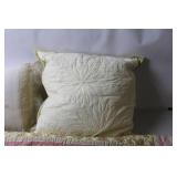 Set of 2 Decorative Throw Pillows and Floral Quilt