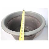 Large Round Planter Pot by Listo, 16 Inch Diameter