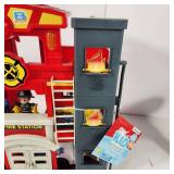 New Kid Connection Fire Station Play Set Lights And Sound 31 Pieces