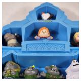 New Open Box Fisher-Price Little People Carry Along Castle Case Eight Little People 1.5-5 Inches