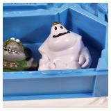 New Open Box Fisher-Price Little People Carry Along Castle Case Eight Little People 1.5-5 Inches