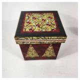 Lot Of Two Christmas Decorations Decorative Box Three Green Wooden Trees Heart Great Condition