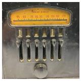 1938 Montgomery Wards Bakelite Airline Miracle Tube Radio (Turns On And Hums)