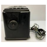 1938 Montgomery Wards Bakelite Airline Miracle Tube Radio (Turns On And Hums)