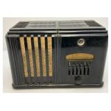 1938 Montgomery Wards Bakelite Airline Miracle Tube Radio (Turns On And Hums)