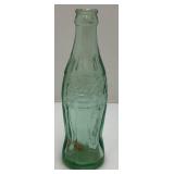 1923 Coca-Cola Plastic Carrier With 1993 Season Greetings Bottles