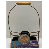 Vintage Sunny Soda Pop Holder With Vintage 7UP & Squirt Bottles