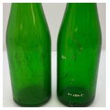 Vintage Sunny Soda Pop Holder With Vintage 7UP & Squirt Bottles