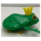 Vintage Kohler Plastic Wind Up Frog King (Works) No Key 3"