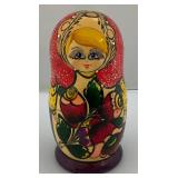Vintage Russian Nesting Doll Set Largest Is 7" Tall