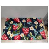 HAND HOOKED ACCENT RUG (FLORAL)