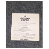 HAND HOOKED ACCENT RUG (FLORAL)