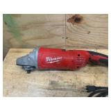 MILWAUKEE (6088-30) 7"/9" Large Angle Grinder