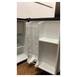 Sanyo SR-2570M Mini Fridge with Freezer Compartment
