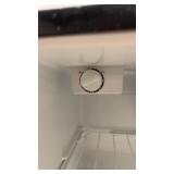 Sanyo SR-2570M Mini Fridge with Freezer Compartment