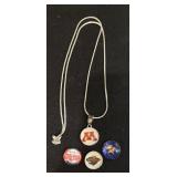 Minnesota Vikings, University of Minnesota Golden Gophers, Minnesota Twins an Minnesota Wild Sterling Silver Snap Necklace