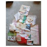 Embroidered Napkins, Table Linens, Vintage Table Cloths