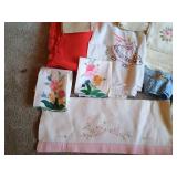 Embroidered Napkins, Table Linens, Vintage Table Cloths