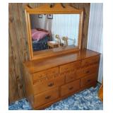 Beautiful Kroehler Dresser & Mirror