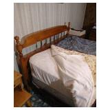 Kroehler Cape Cod Full Size Bed