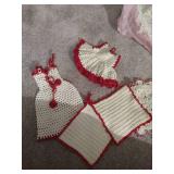 Large Lot of Vintage Linens, Doilies - Handanger, Etc