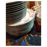 Huge Oneida "Tulip Garden" Lot