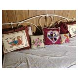 Metal Daybed w/Pillows & Mattress