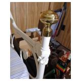 Metal Daybed w/Pillows & Mattress