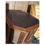 Magnavox End Table w/ Pullout Turn Table & Working Radio