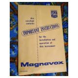 Magnavox End Table w/ Pullout Turn Table & Working Radio