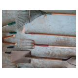 Hoes, Pitchforks, Shovel & Trimmers