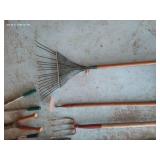 Hoes, Pitchforks, Shovel & Trimmers