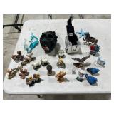 DECORATIVE FIGURINES