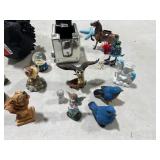 DECORATIVE FIGURINES