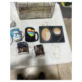 HOME DÉCOR & COFFEE MUGS