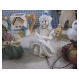 (CS) Assorted Vintage Figures...