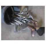 (EW7) 4 Golf Bags All With Assorted...