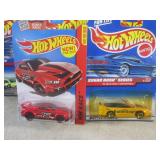 (EC1) Assorted Hot Wheels in Packag...